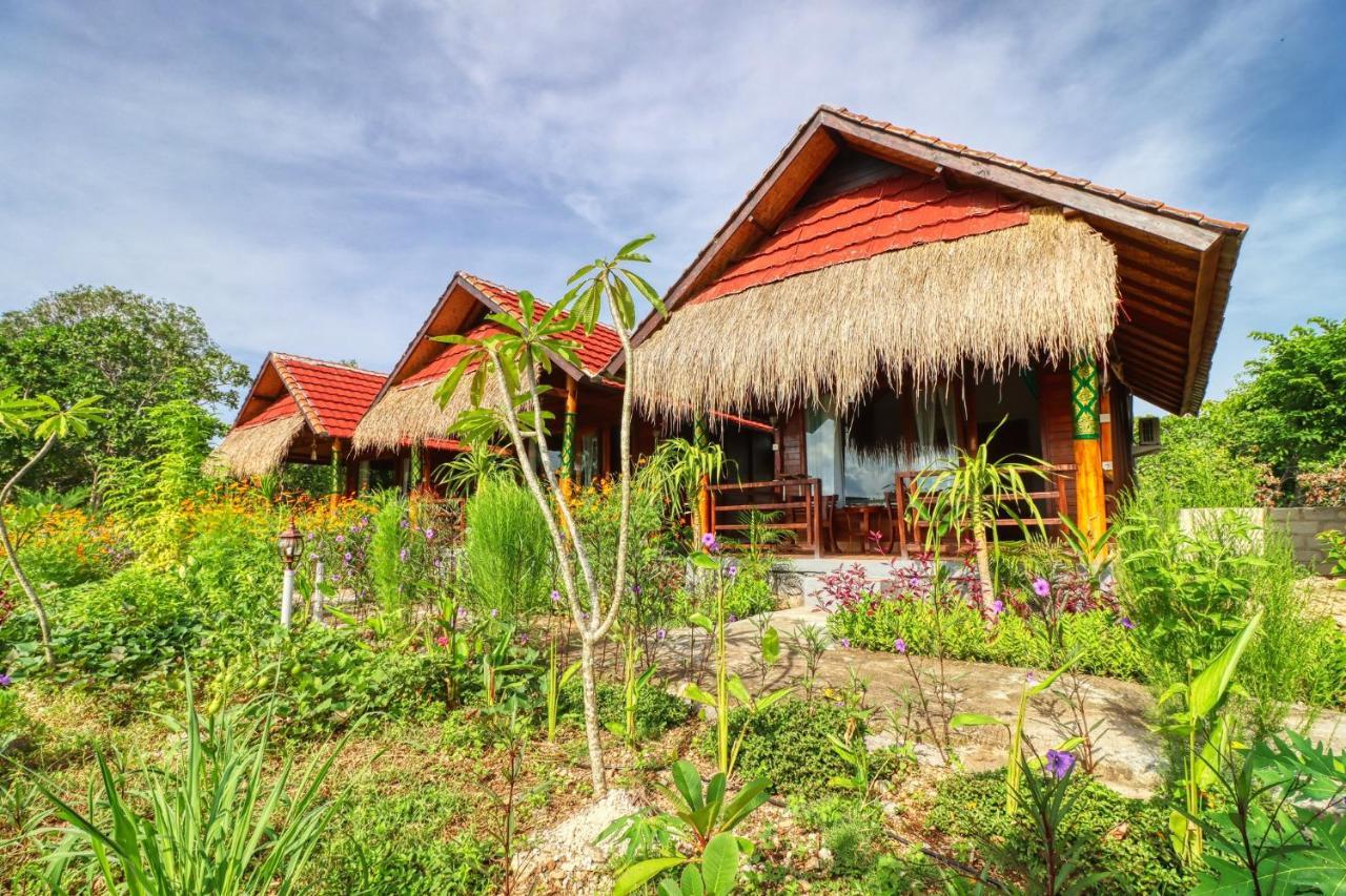 Ayu Hill Bungalows Toyapakeh Exterior foto